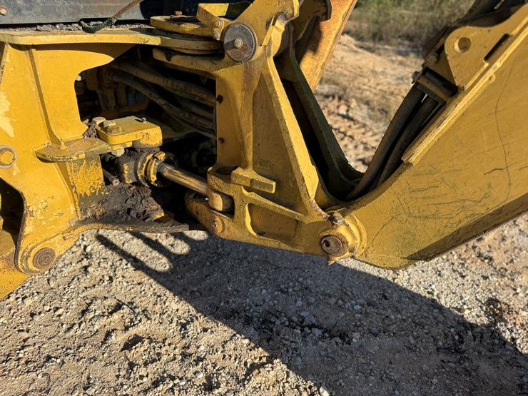 caterpillar-420d-image-41