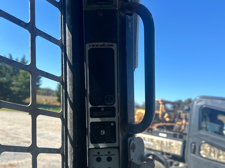 new-holland-l175-image-20