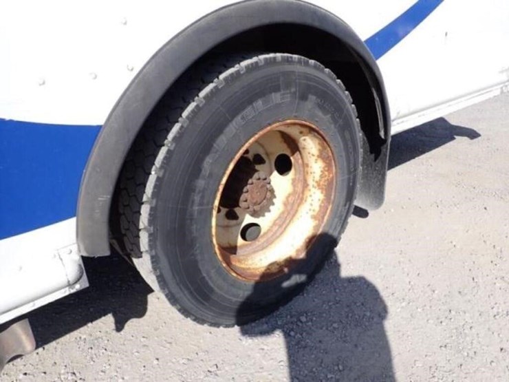 2012-freightliner-mt55-image-40