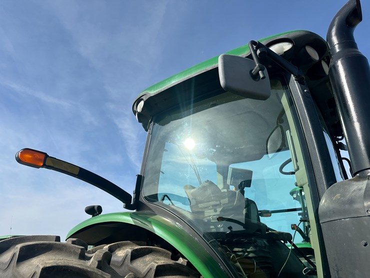 2013-john-deere-8285r-image-29