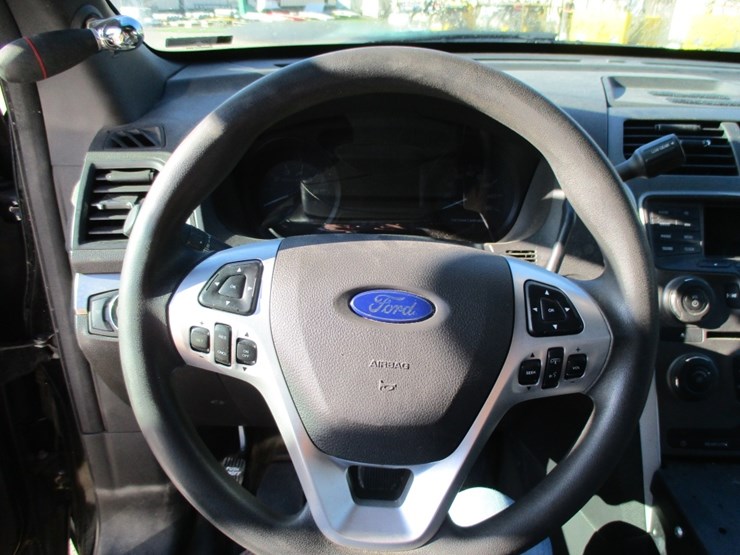 2014-ford-explorer-image-10