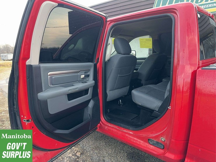 2016-dodge-1500-image-14