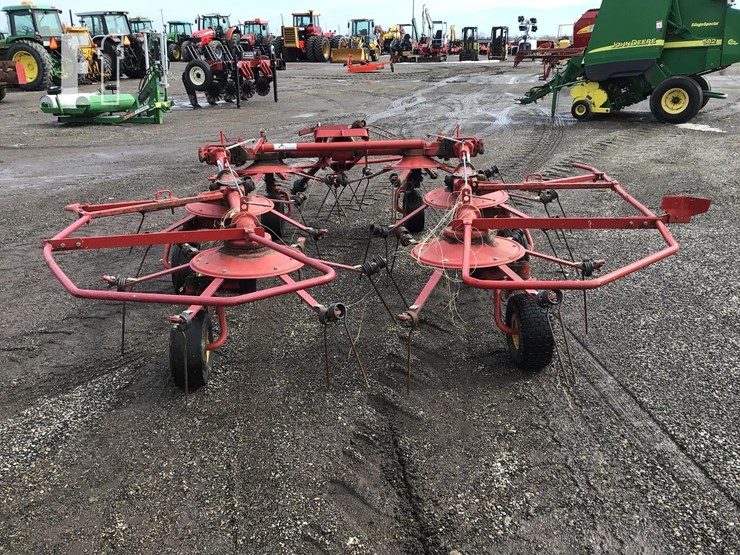 new-holland-169-image-6