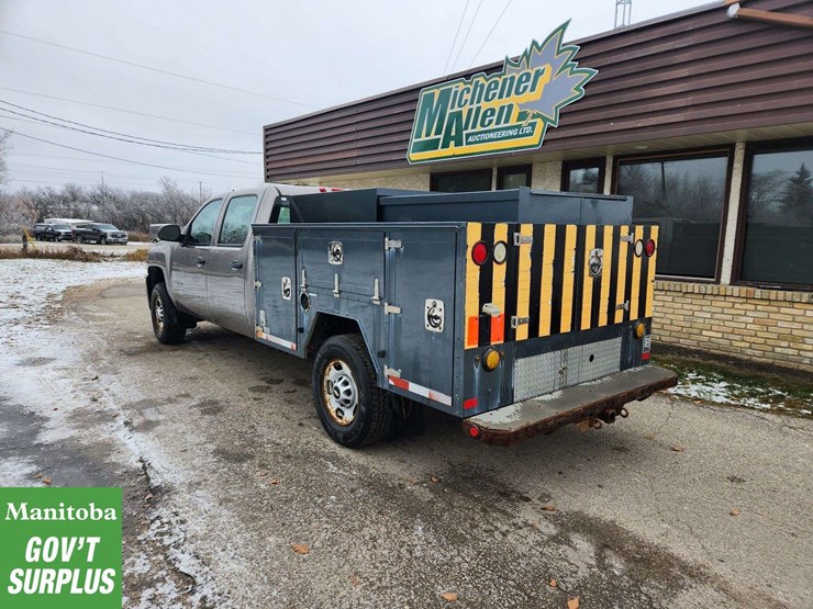 2012-chevrolet-silverado-2500hd-image-3