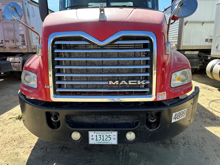 #33708-•-2014-mack-cxu-t/a-daycab-truck-tractor-1m1aw02y3em038036-image-38
