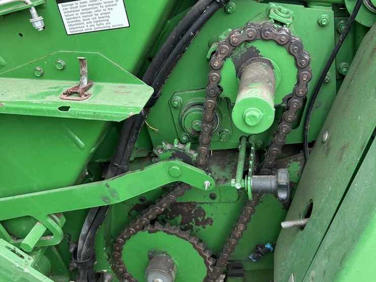 2018-john-deere-560m-image-17
