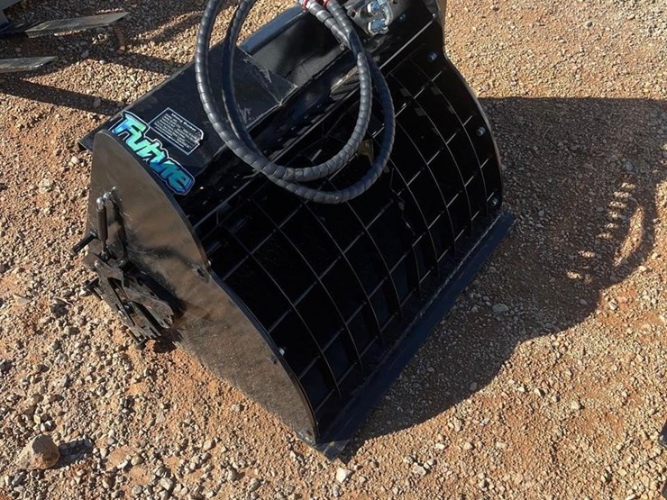 future-jbd-hydraulic-32-in-mini-skid-steer-loader-image-1