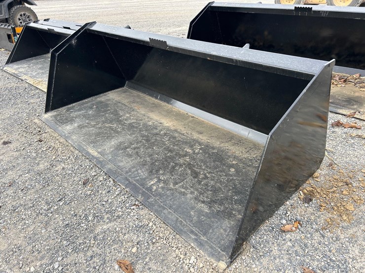 unused-84"-snow-material-bucket-attachment-image-1