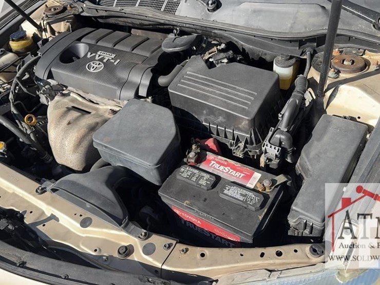 2010-toyota-camry-le-image-20