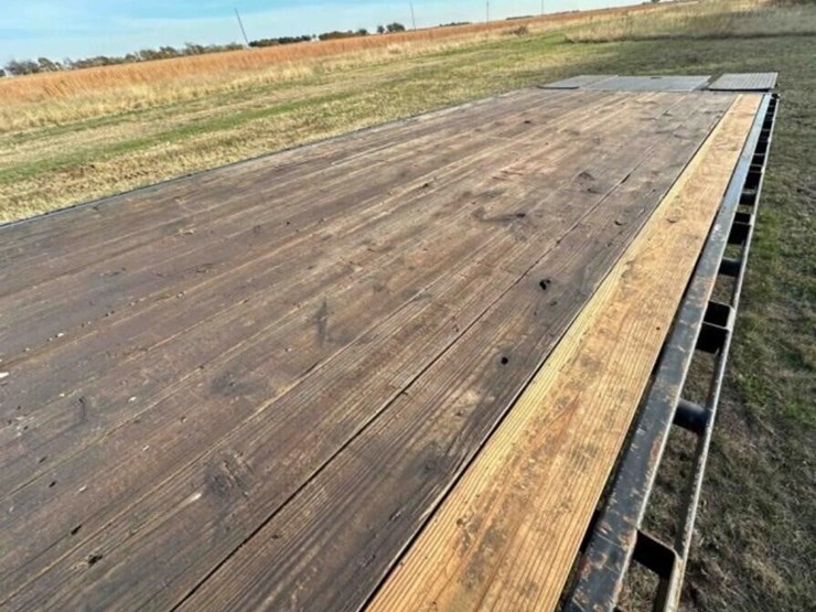 2016-maxey-26’-gooseneck-flatbed-trailer-image-12