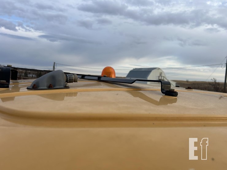 2014-challenger-mt585d-image-60