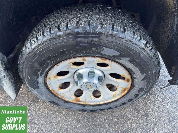 2011-chevrolet-silverado-1500-image-12