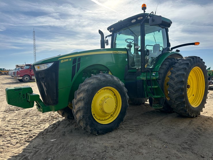 2013-john-deere-8285r-image-1