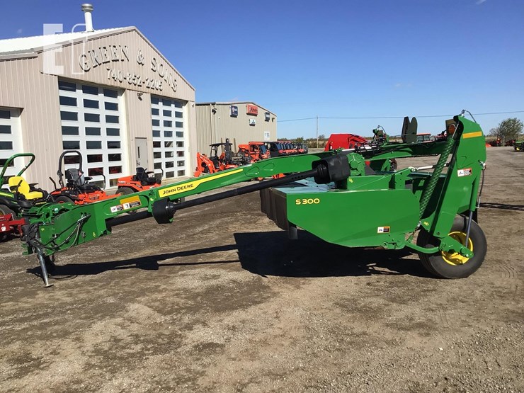 2023-john-deere-s300-image-4