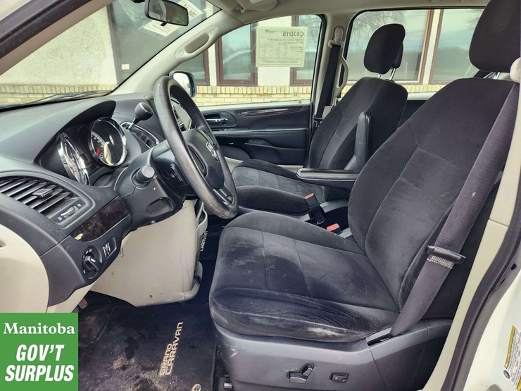 2013-dodge-grand-caravan-se-image-25