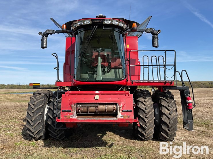 2014-case-ih-6140-image-2