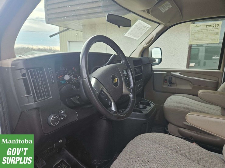 2011-chevrolet-express-1500-image-28