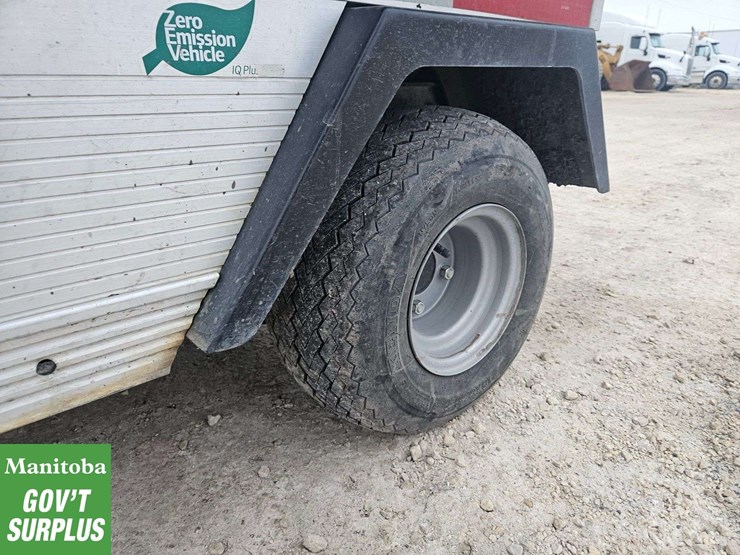 2011-club-car-turf-2-image-14