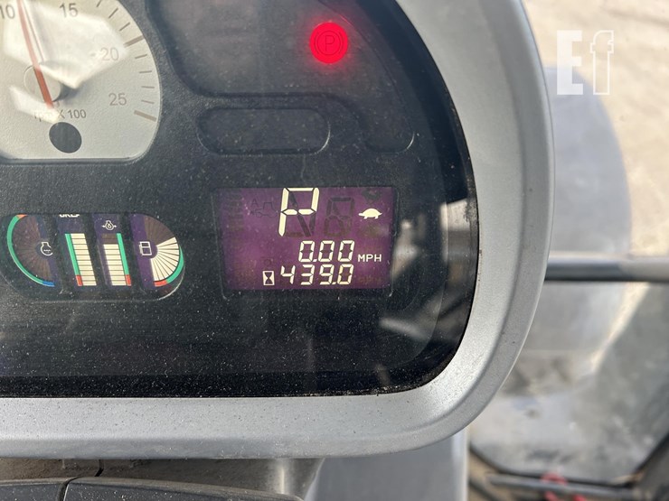 2014-challenger-mt585d-image-57