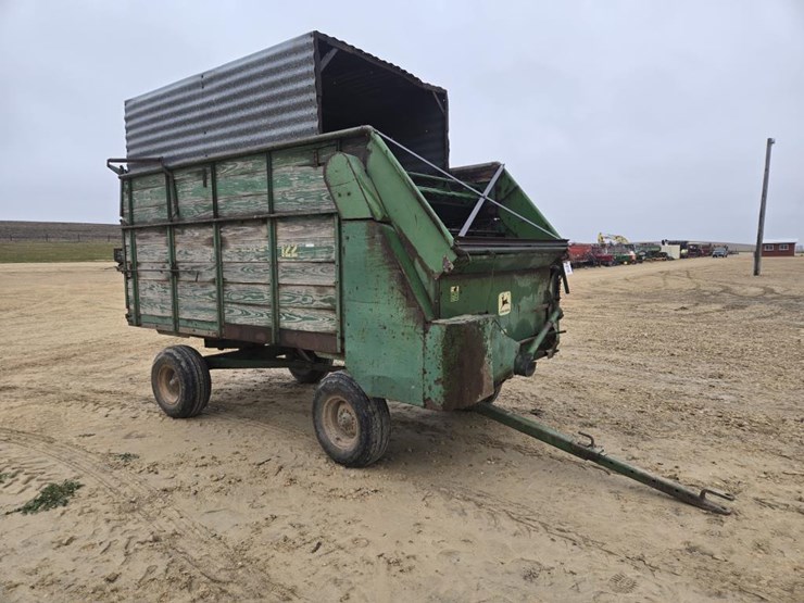 john-deere-122-image-1