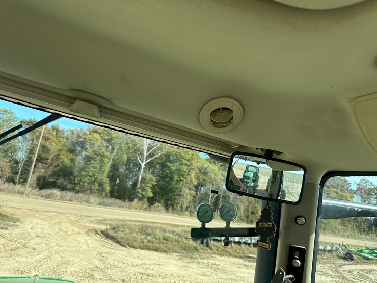 2010-john-deere-8295r-image-63