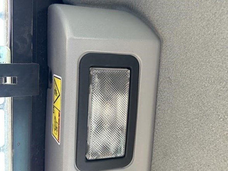 2019-caterpillar-262d3-image-21