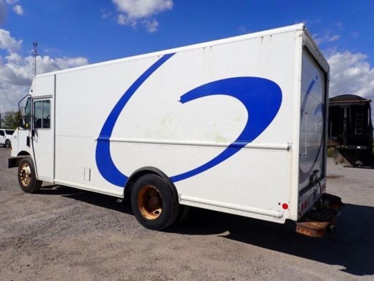 2013-freightliner-mt55-image-7