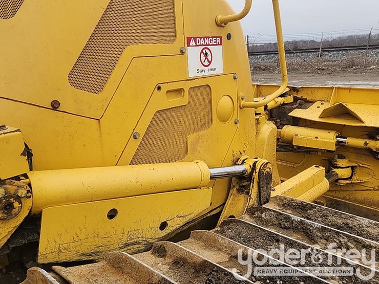 2017-komatsu-d61pxi-24-image-10