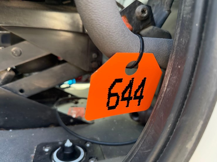 freightliner-semi-tractor-image-5