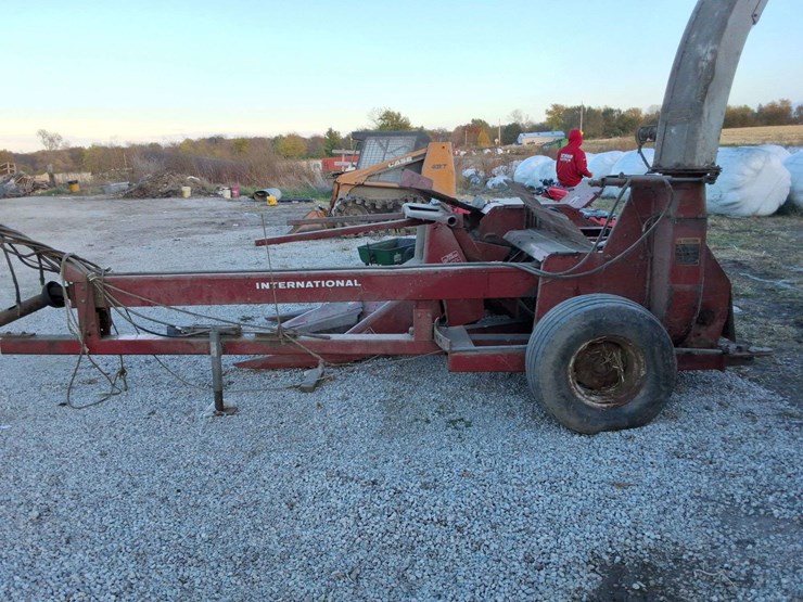 international-830-image-5