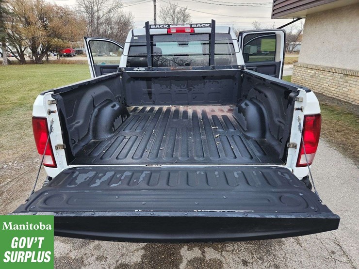 2014-dodge-1500-image-8