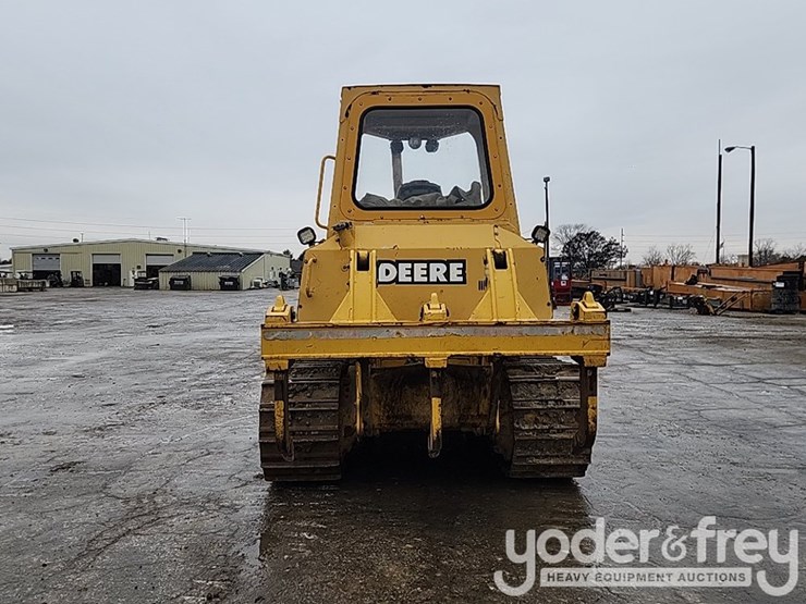 2004-deere-700h-image-5