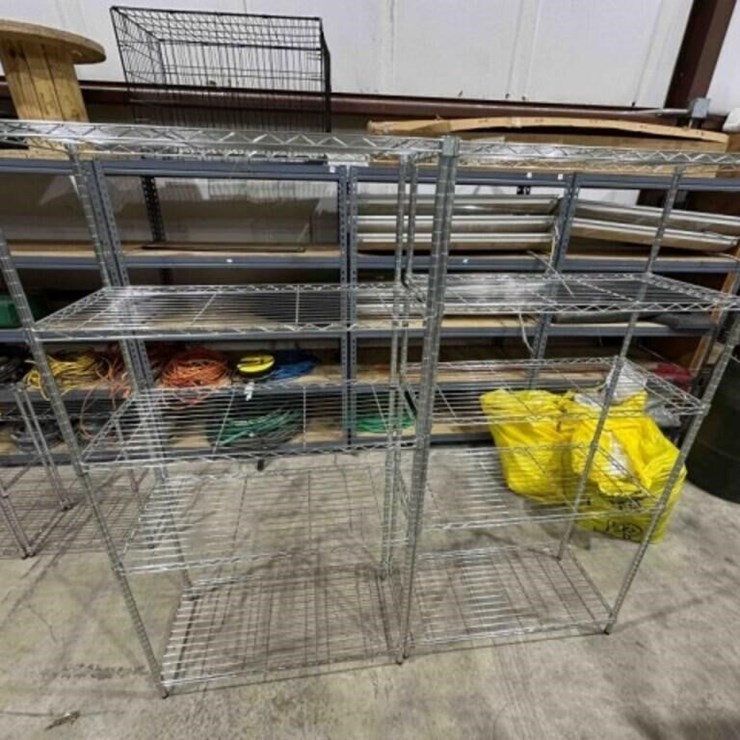 2 Metal wire shelves