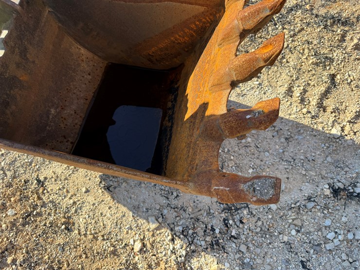 caterpillar-420d-image-78