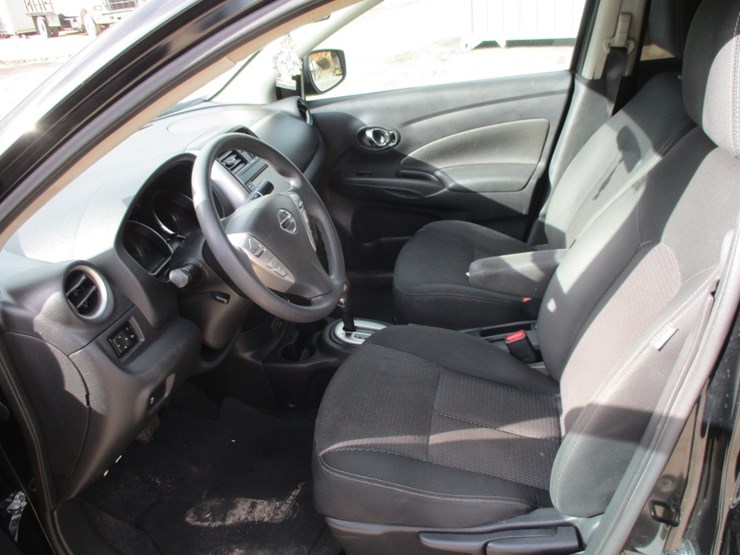 2019-nissan-versa-sv-sedan,-image-6