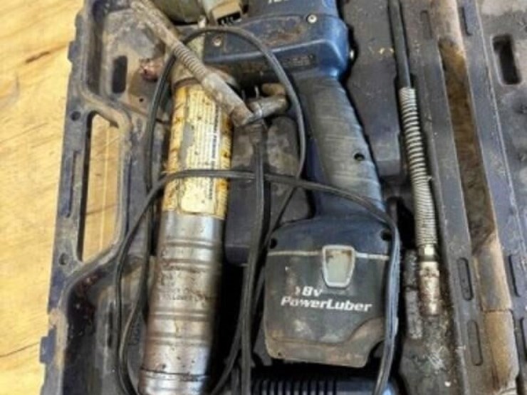 lincoln-18v-power-luber--2-batteries-&-charger-image-1