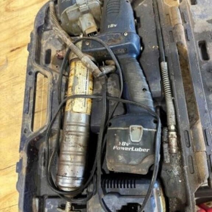 Lincoln 18v power Luber- 2 batteries & charger