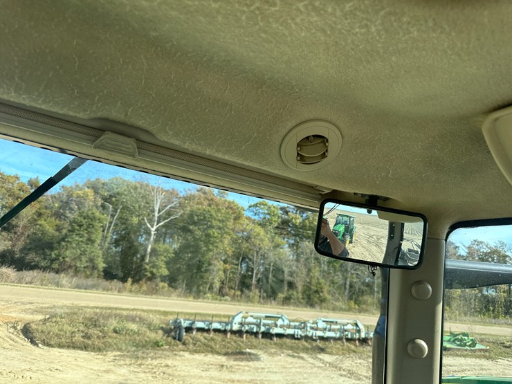 2013-john-deere-8285r-image-52