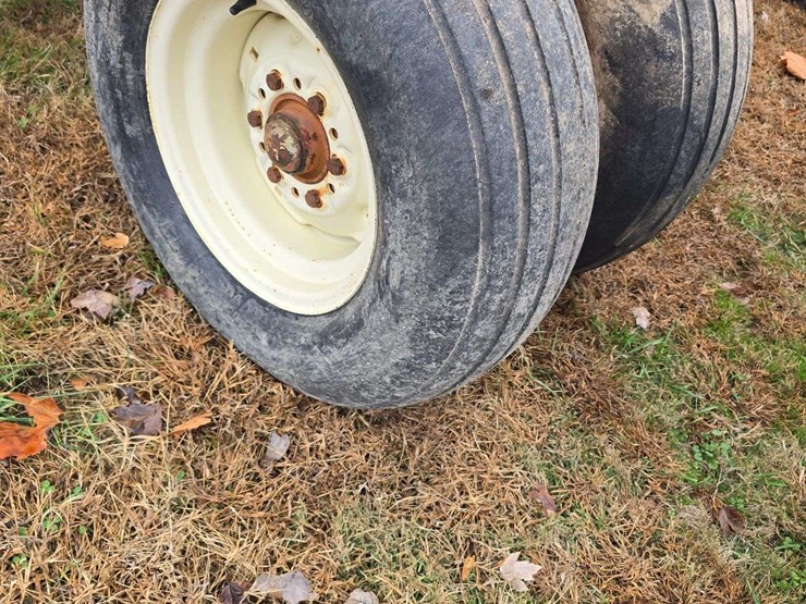 mcfarlane-4030-rb6,-reel-disk,-30ft,-tandem-axle,-18.5''-blades,-manual-gang-adjust,-disc-blade,-beater,-3-bar-harrow,-and-basket,-s/n--17165-image-13