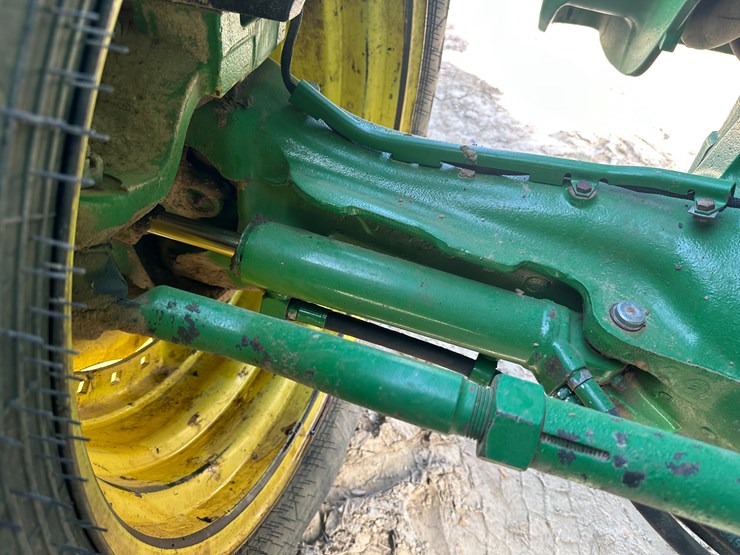 2010-john-deere-8295r-image-15