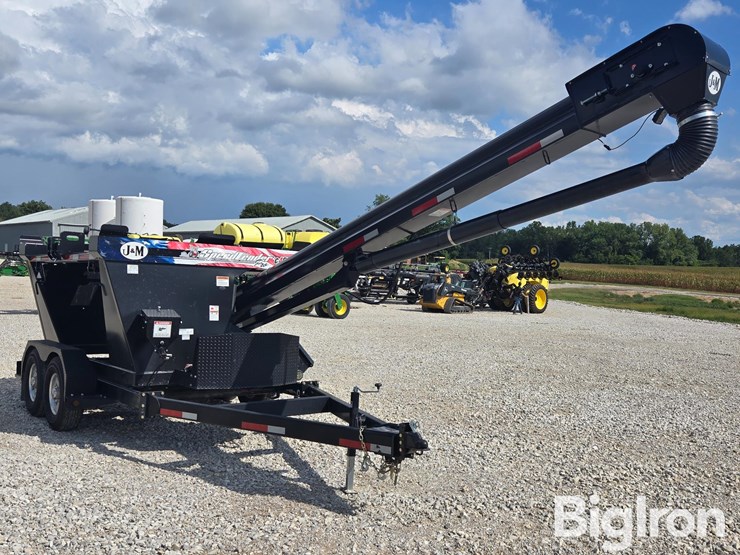 2023-j&m-c450-4-box-seed-tender-image-3