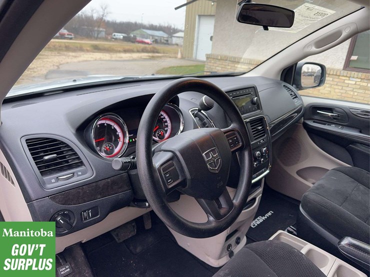 2012-dodge-grand-caravan-sxt-image-18