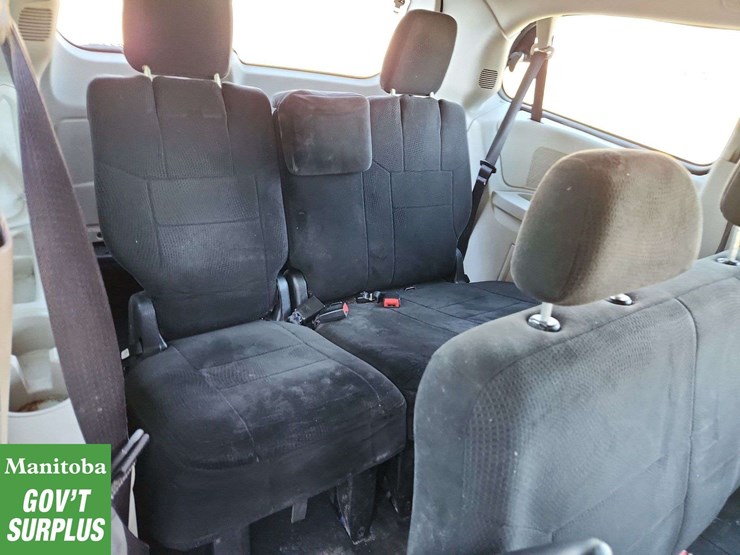 2013-dodge-grand-caravan-image-15