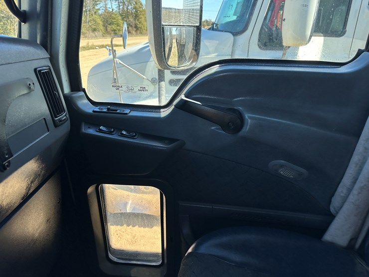 #33712-•-2011-mack-cxu-t/a-sleeper-truck-tractor-1m1aw09y5bm013138-image-78