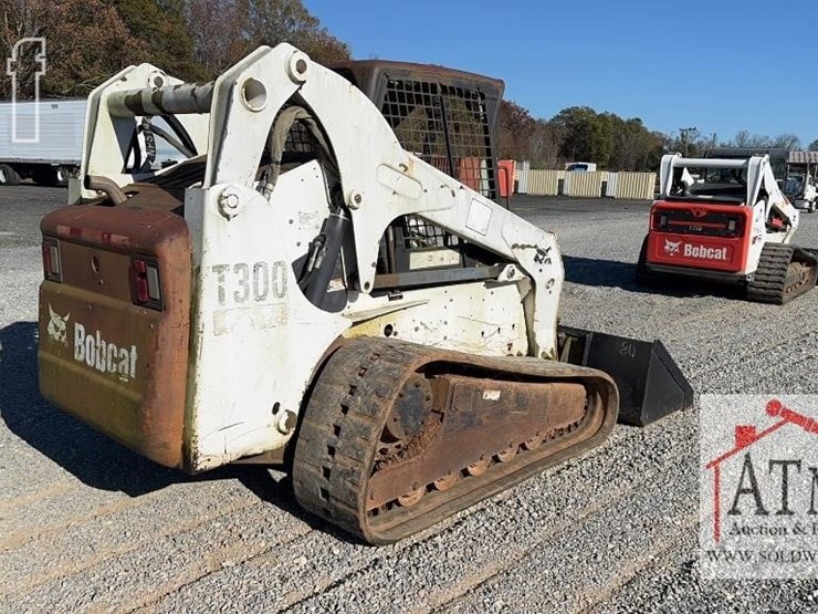 2008-bobcat-t300-image-5