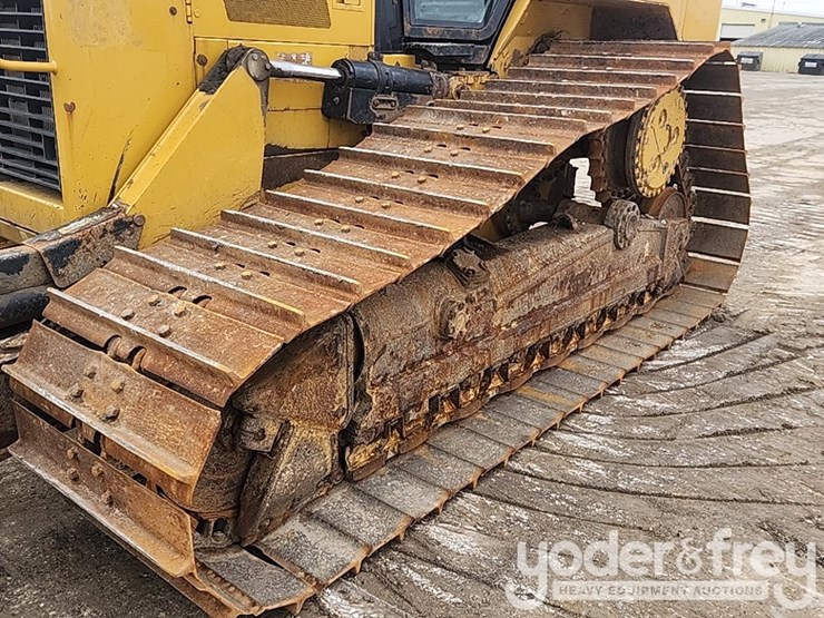 2016-caterpillar-d6n-image-12