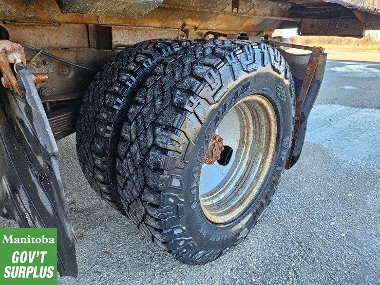 2011-ford-f350-image-14