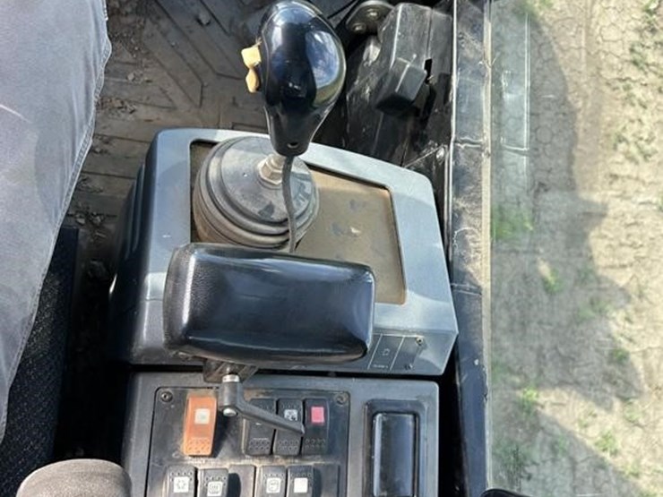 2004-caterpillar-928g-image-33