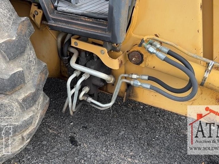 1996-ford-555d-image-14