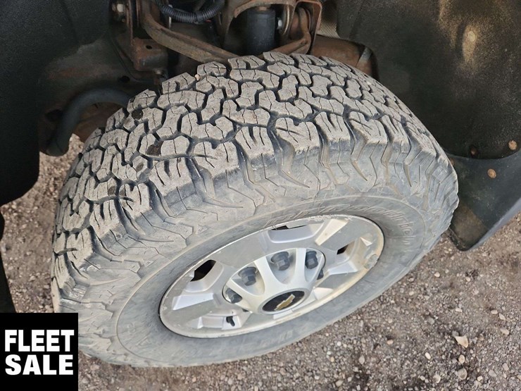 2015-chevrolet-silverado-2500hd-image-28